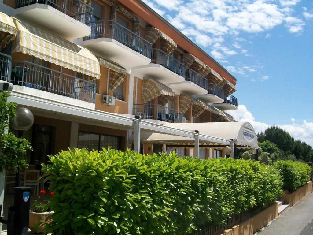 טוסקולנו מדרנו Residenza Hotel Garden מראה חיצוני תמונה